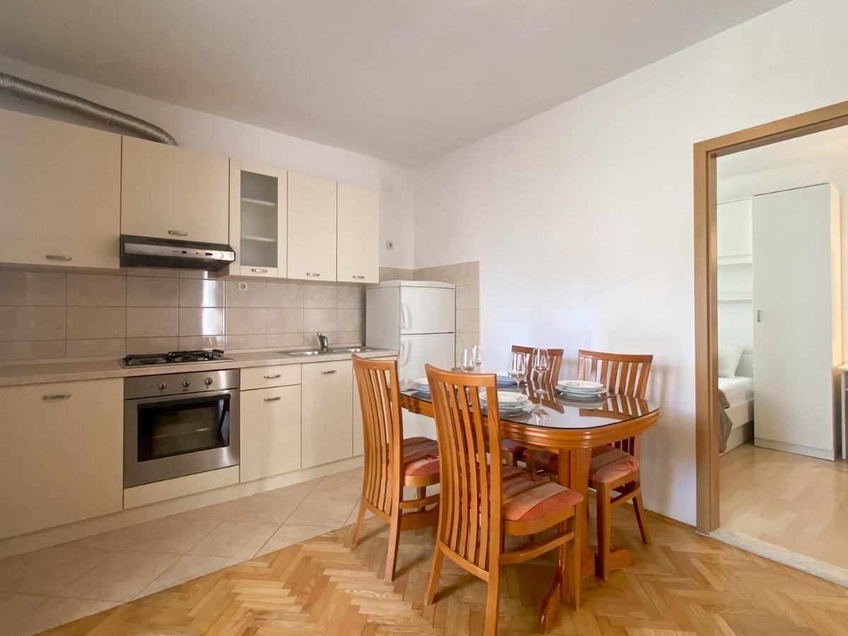 Apartments Paladin Макарска Экстерьер фото